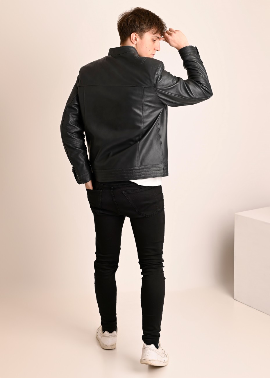 Skórzana sportowa kurtka...