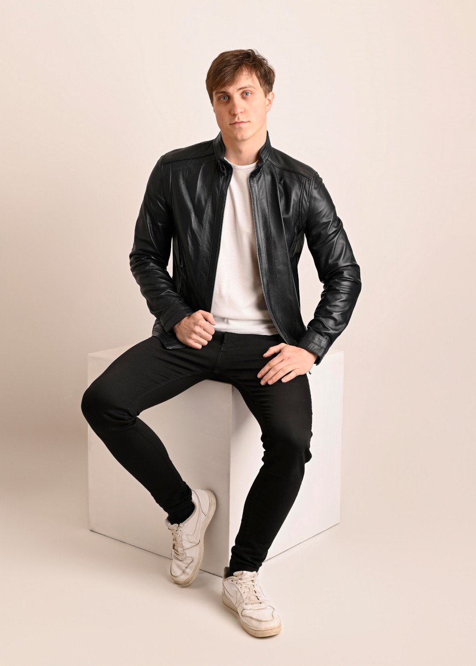 Skórzana klasyczna kurtka...